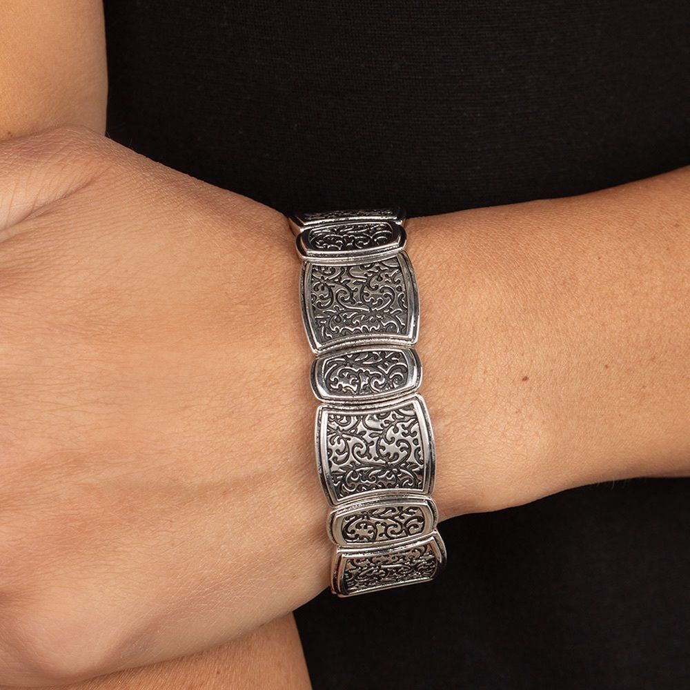 Silver tone ivy print stretch band bracelet